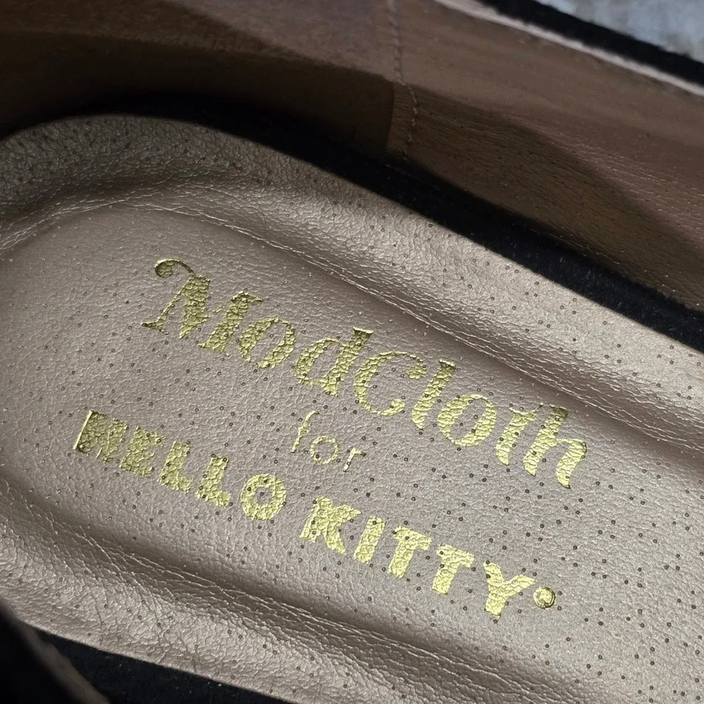 ModCloth Hello Kitty Ballet Flats Womens Gold Embroidered Black Suede Size 9